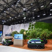 从“会聊天”转向“事”“会干活”